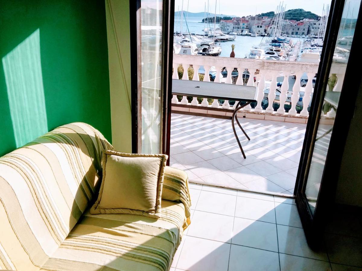 Apartments Tiho&Marija Tribunj  Bagian luar foto