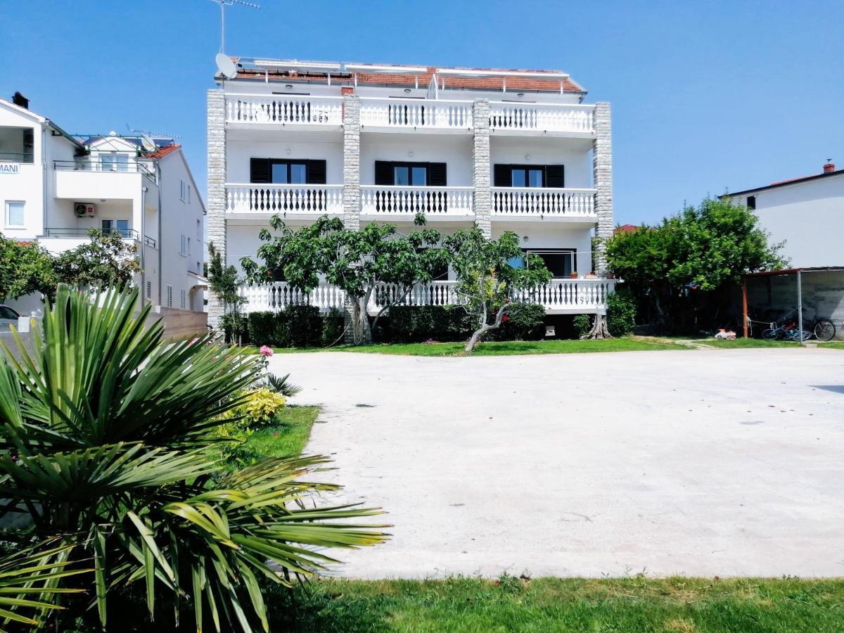 Apartments Tiho&Marija Tribunj  Bagian luar foto