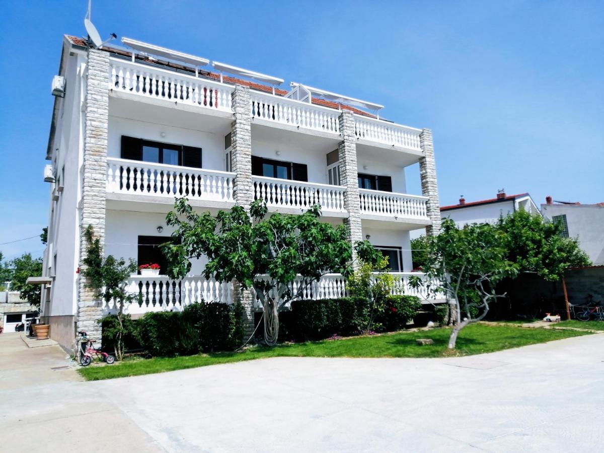 Apartments Tiho&Marija Tribunj  Bagian luar foto